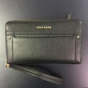Cole Haan Women’s Tail Smart Phone Wallet